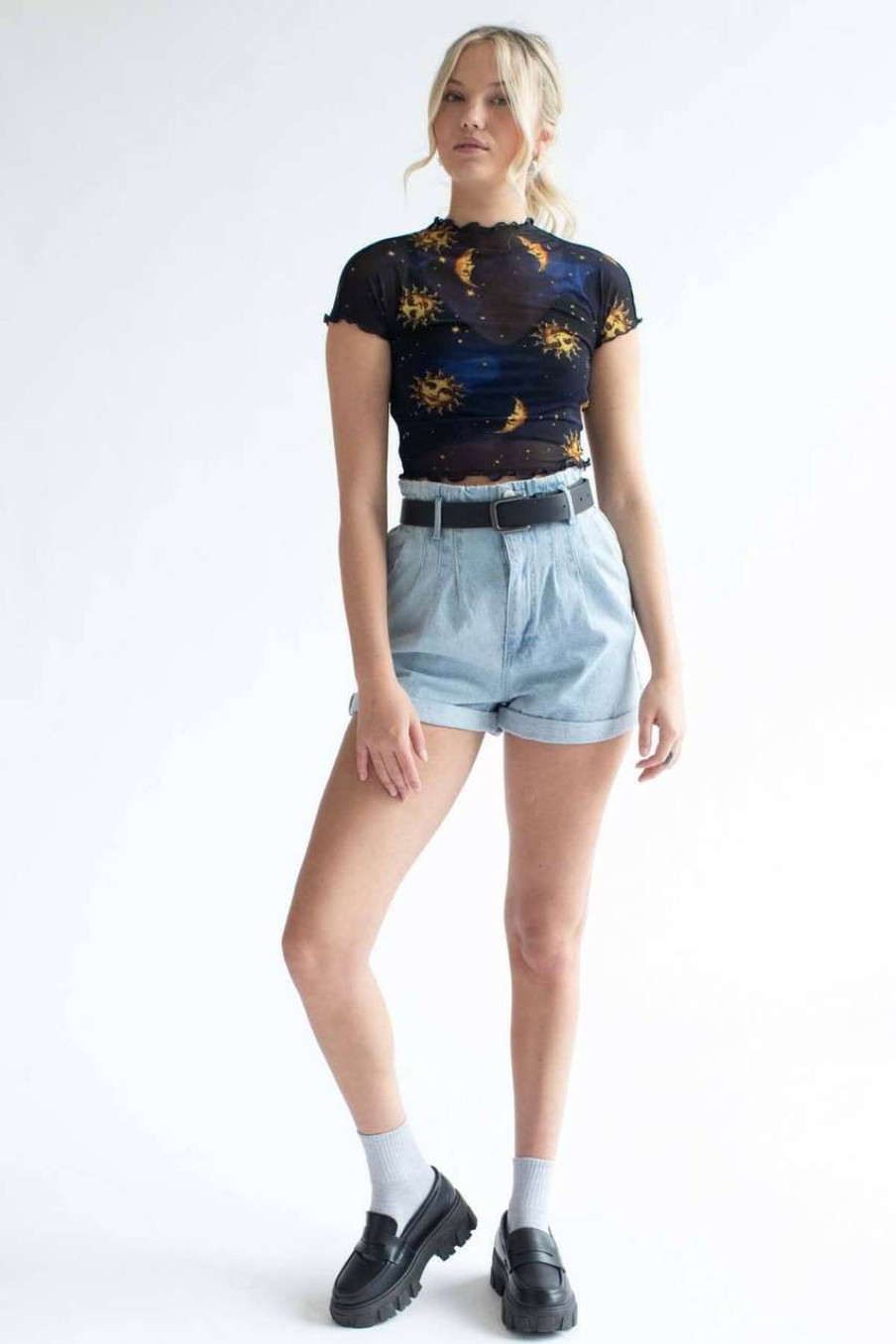 Women * | Special Offer Light Wash High Waisted Pleated Denim Shorts