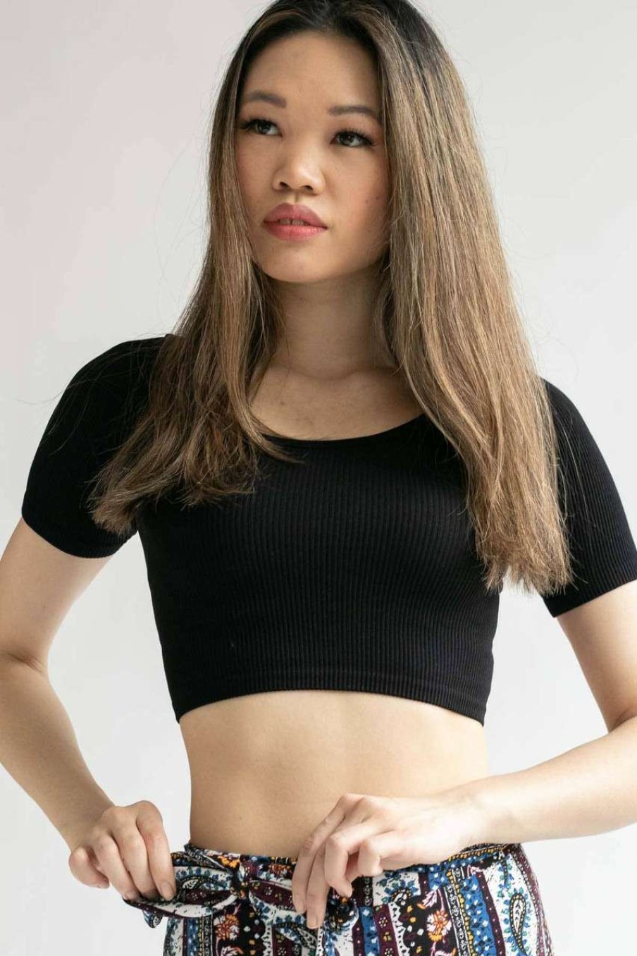 Women * | Cut-Price Black Ribbed Seamless Scoop Neck Crop Tee